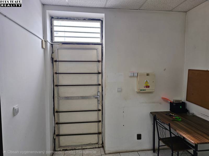 chodba pri zadnom vchode 20260415_102902(1).jpg