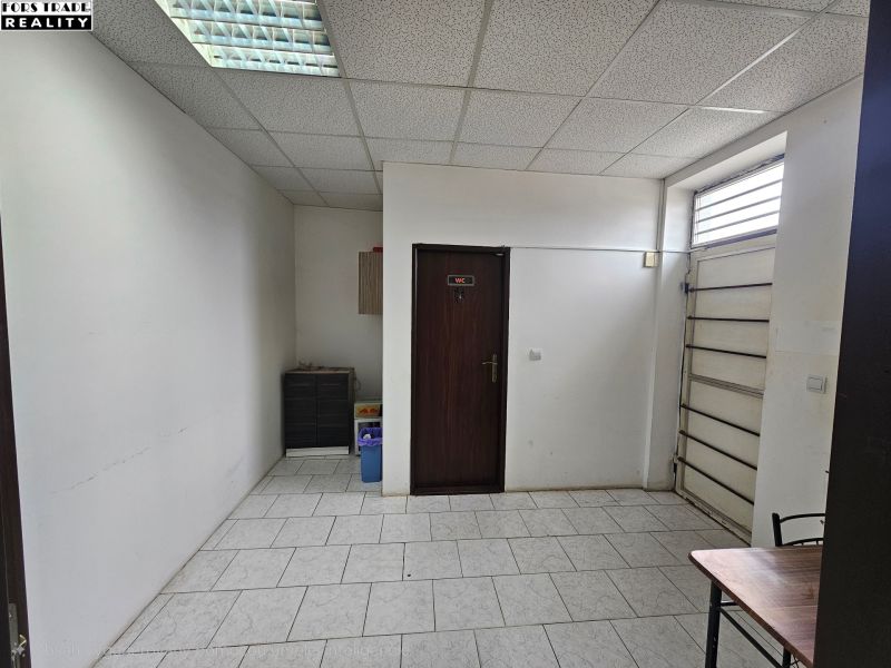 chodba pri zadnom vchode b 20260415_102822(1).jpg
